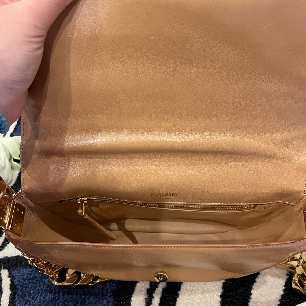 Burberry small Olympia leather shoulder bag with chain shoulder strap - Picture 6 of 10